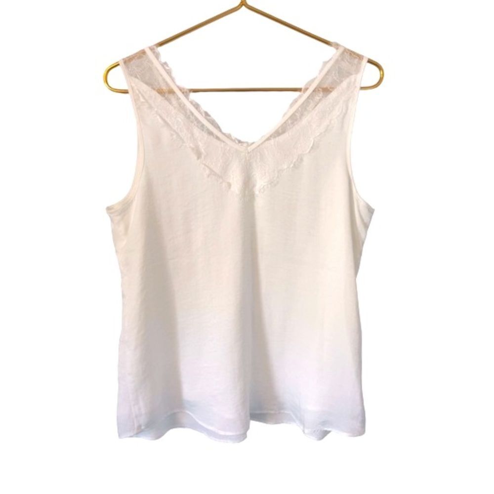 Cache Soft Stretch Satin Lace Butter‎ Soft Top, Size Small
